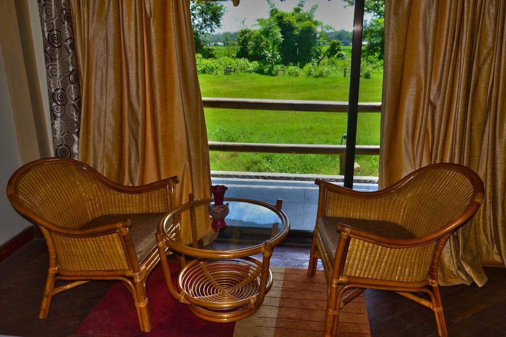 Temple Tiger Green Jungle Resort Kawasoti Oda fotoğraf